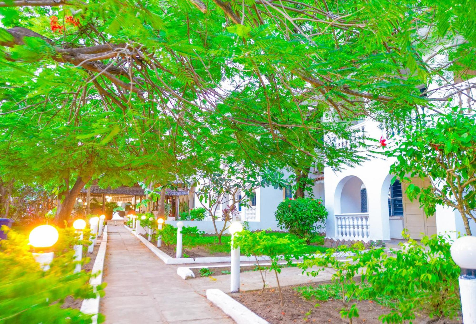Maasai Resort Mombasa Bagian luar foto